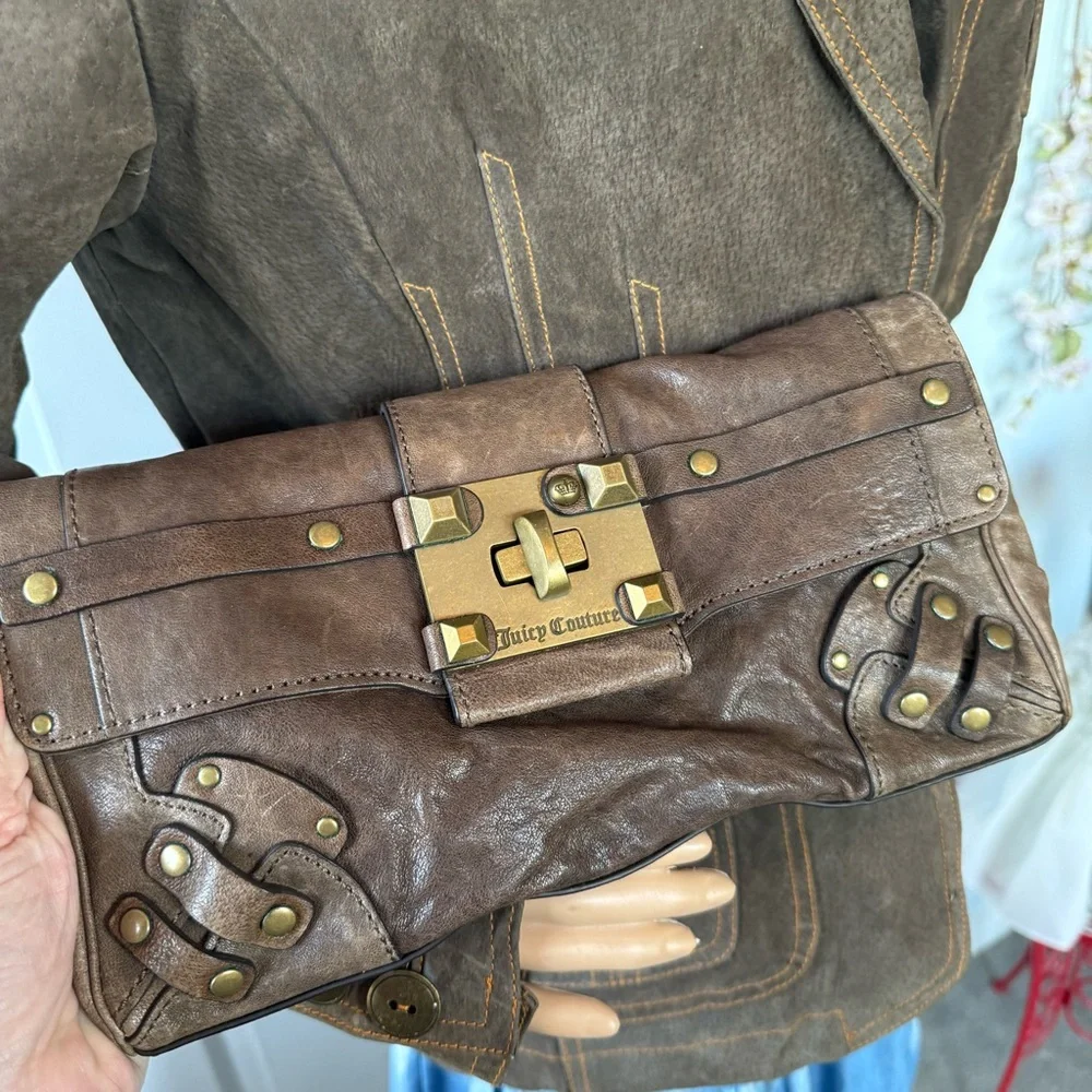 Juicy Couture Brown Distressed Leather Steampunk Clutch Bag Gold 🔒  Y2K